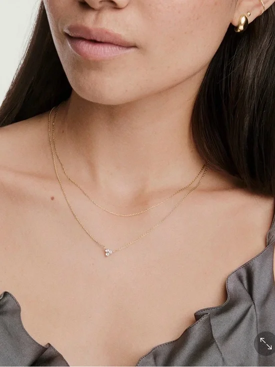 Mejuri Lotus Necklace - Picture 2 of 7